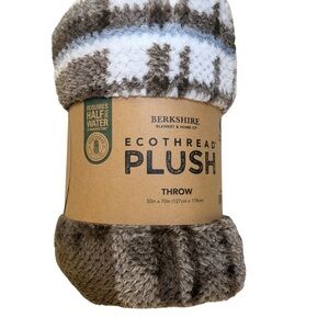 Berkshire Plush Throw Blanket
